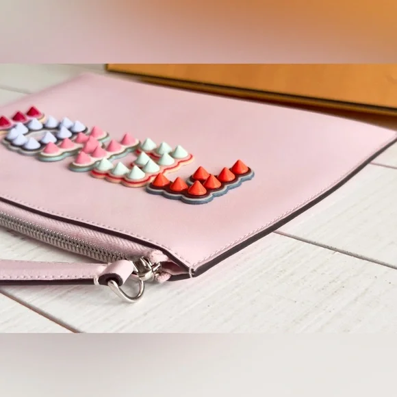 New Fendi Pink Clutch w Tags & Box - Picture 6 of 12